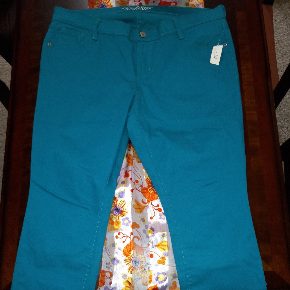 NWT Old Navy Turquoise Skinny Jeans - Midrise